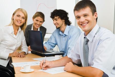 Mitarbeiter Büro Besprechung Firmenfitness