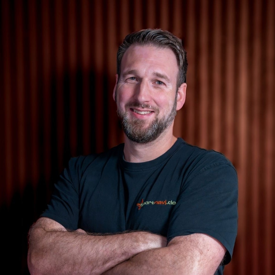 Mitarbeitende von Sportnavi beim gemeinsamen Firmentraining im Rahmen eines Firmenfitnessprogramms