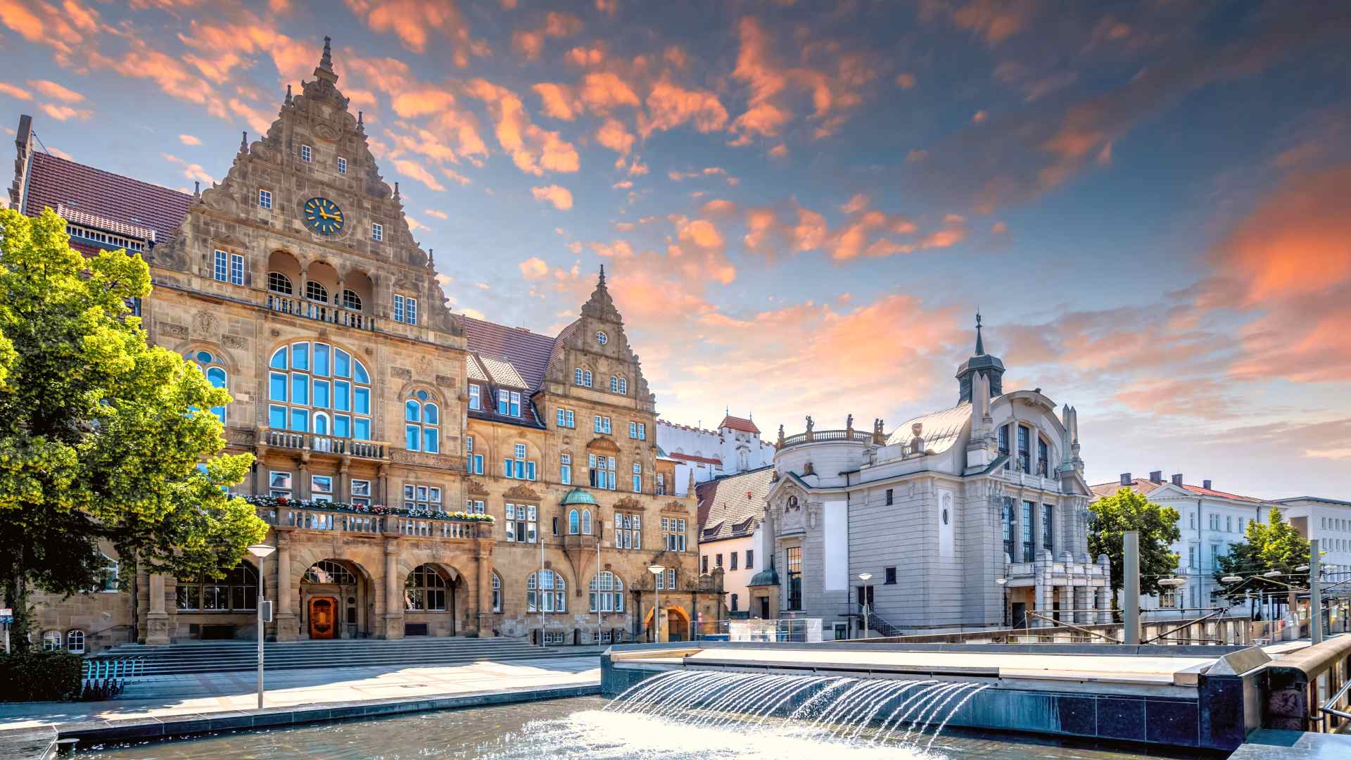 Rathaus Bielefeld in der Innenstadt – zentraler Standort für Unternehmen in der Region