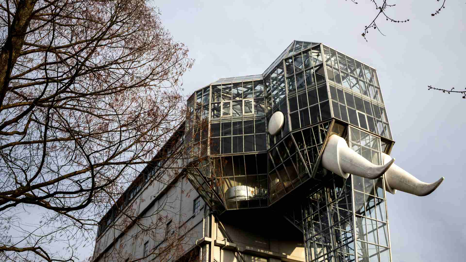 Glaselefant im Maxipark in Hamm als Wahrzeichen der Stadt
