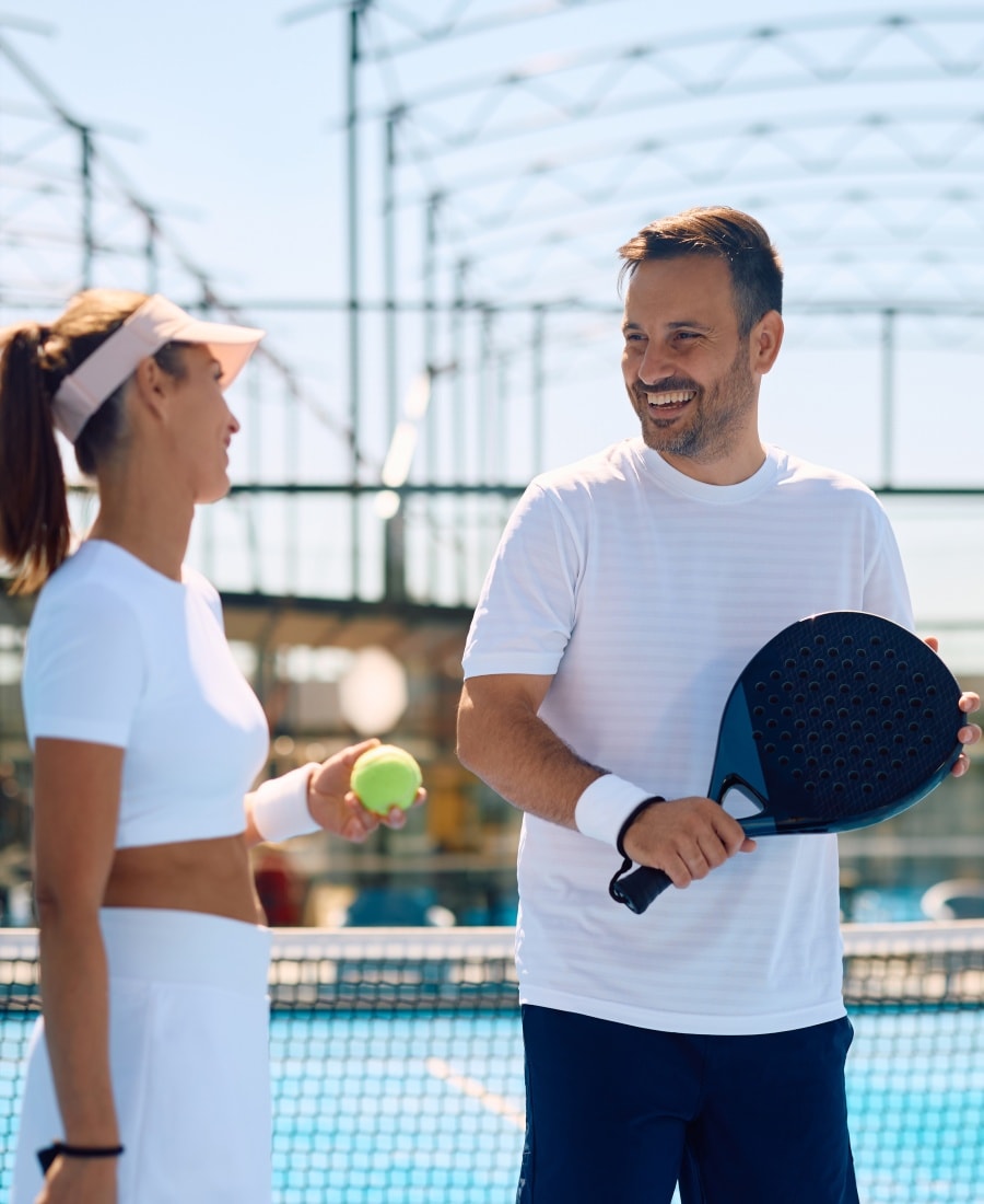 Moderne Firmenfitness-Angebote in Duisburg mit Padel, Fitness, Schwimmen und Bouldern
