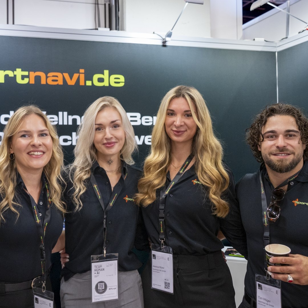 Sportnavi Team am Messestand auf der Fithera 2026