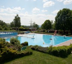 Hier gehts zu Eintritt Schwimmen